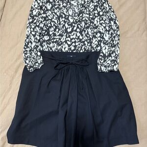 Gap Black Tie-Waist Midi Skirt Lined – Size 14 with Abstract V Neck Print Blouse